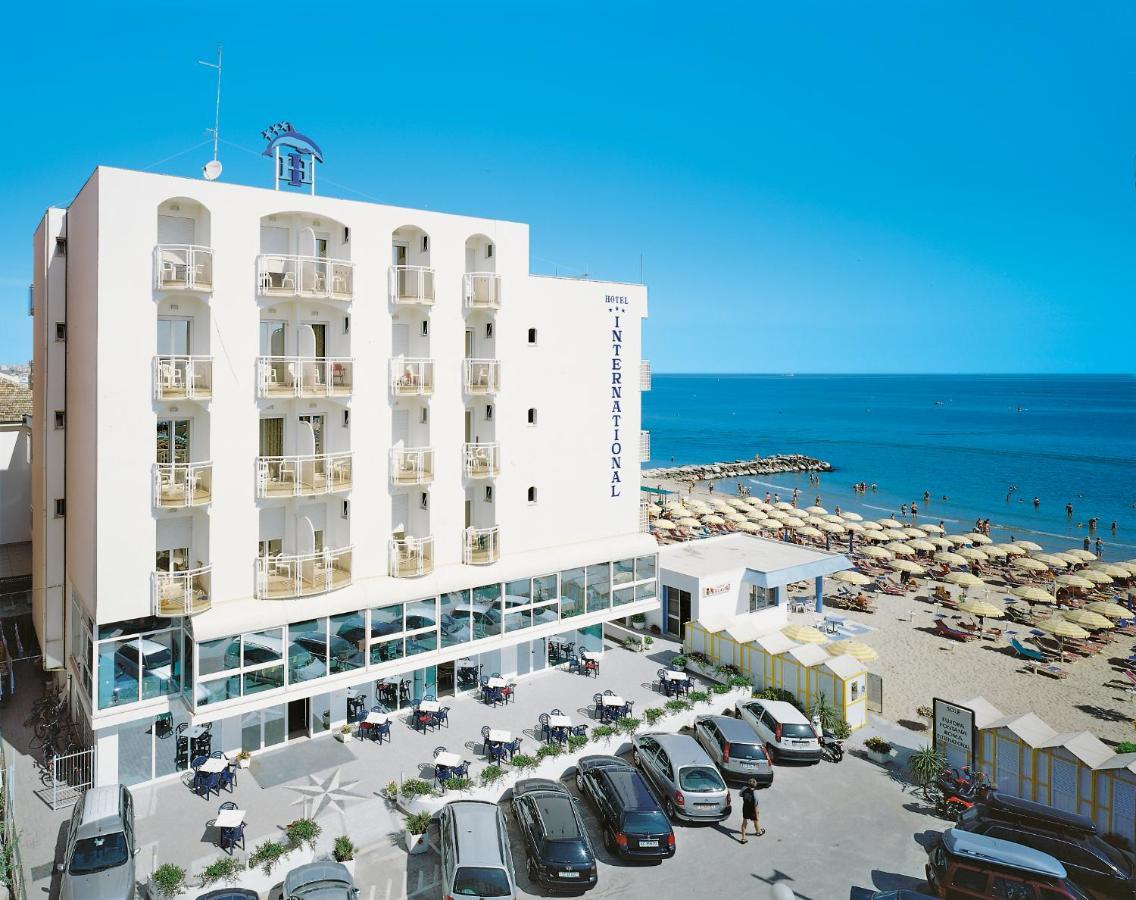 Hotel International Misano Adriatico Esterno foto